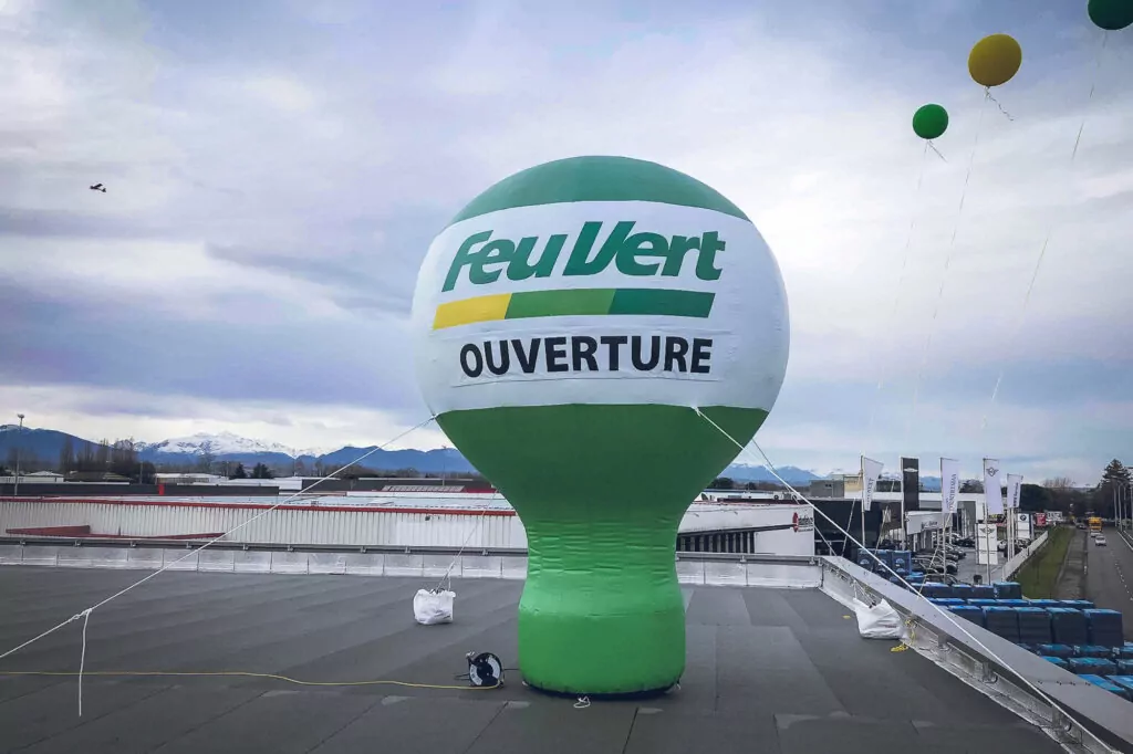 montgolfière feu vert auto-ventilée fixé au sol